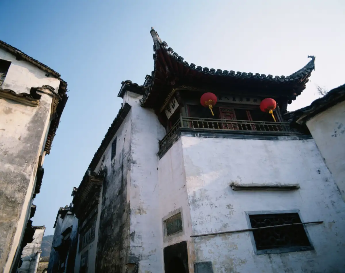 Tunxi & Huizhou Old Street Anhui Guide 2026: Ancient Architecture, Tea Markets & Local Life