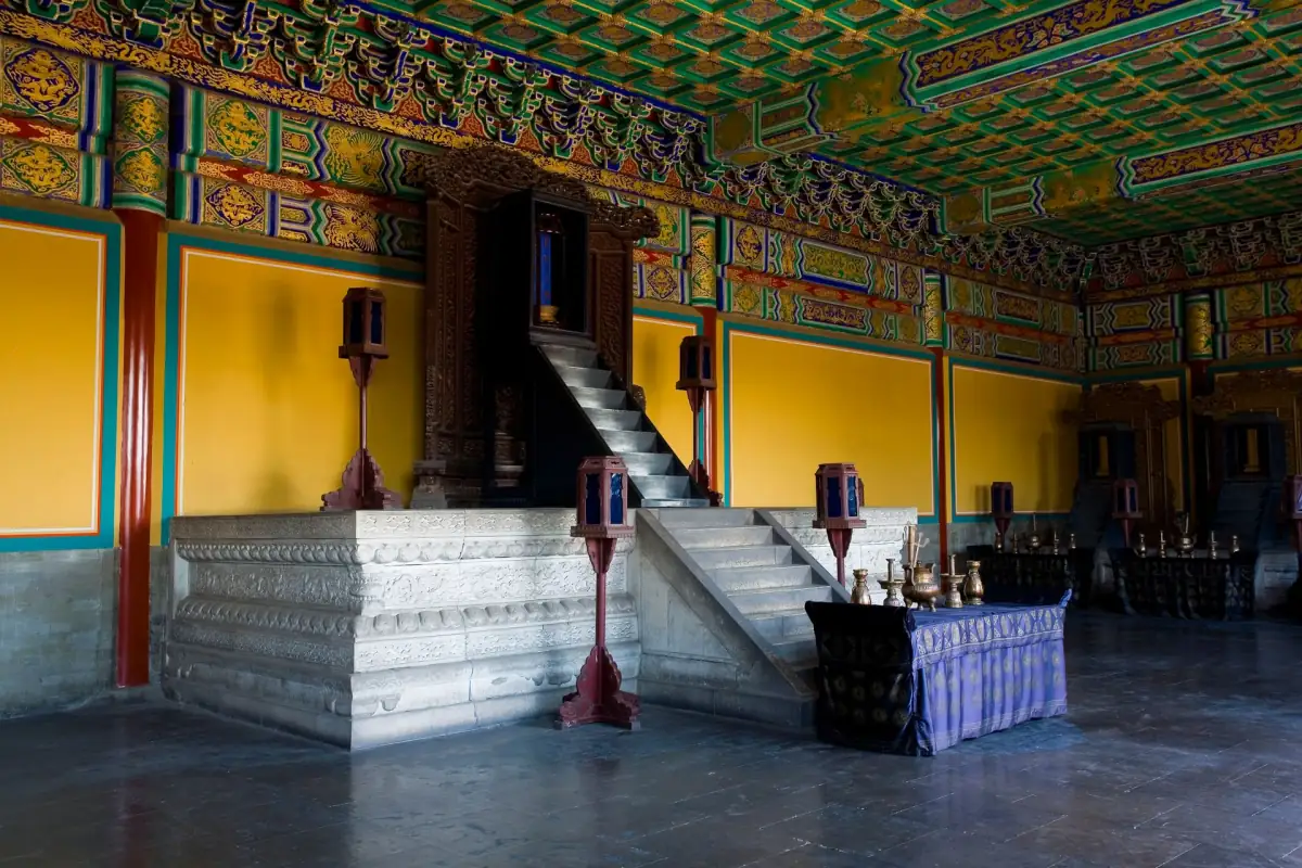 Beijing Yonghe Lama Temple Guide: Tibetan Buddhism in the Capital