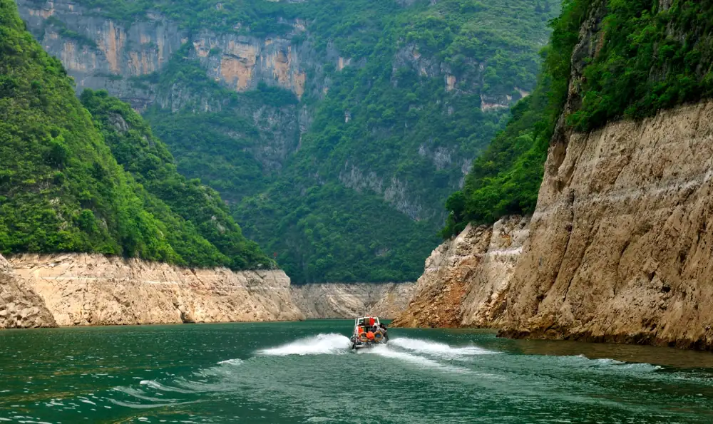 Changjiangsanxia Scenery