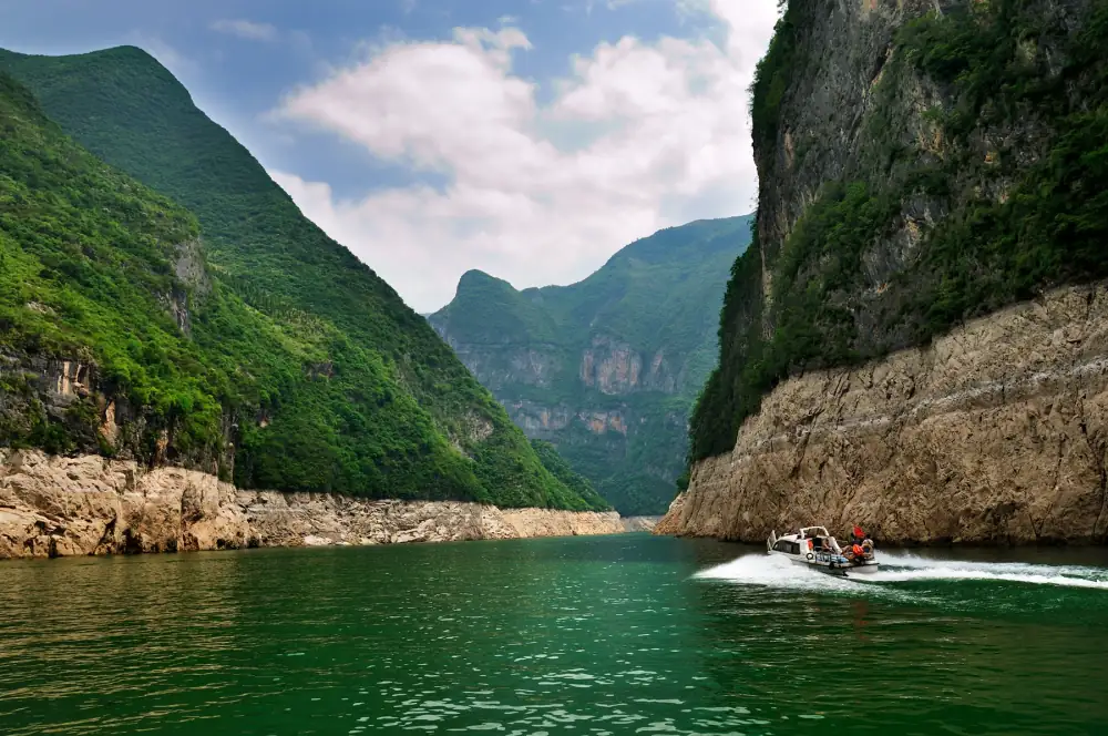 Changjiangsanxia Scenery