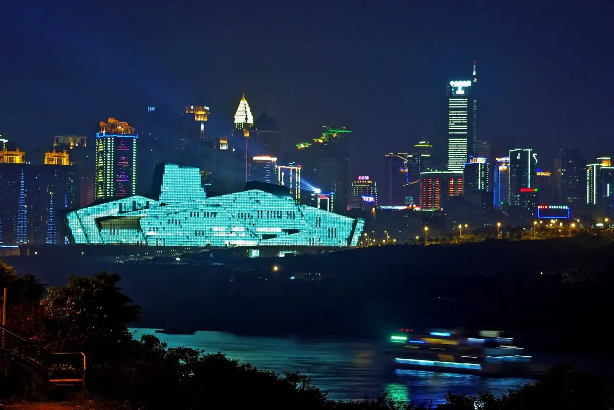 Chongqing Hongya Cave & Riverside District Guide 2026