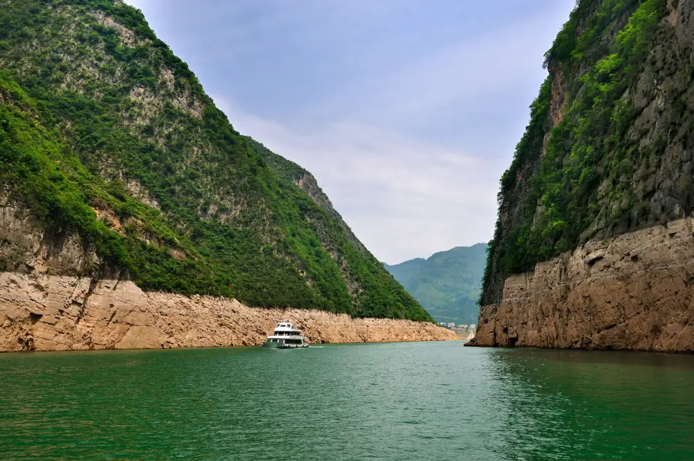 Changjiangsanxia Scenery
