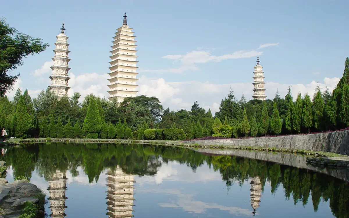 Dali Travel Guide: Ancient Town, Erhai Lake & Yunnan's Most Beloved Escape
