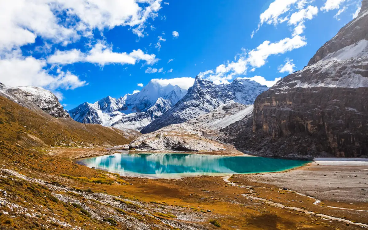 Daocheng Yading Travel Guide 2026: Sichuan's Last Shangri-La & Three Sacred Mountains