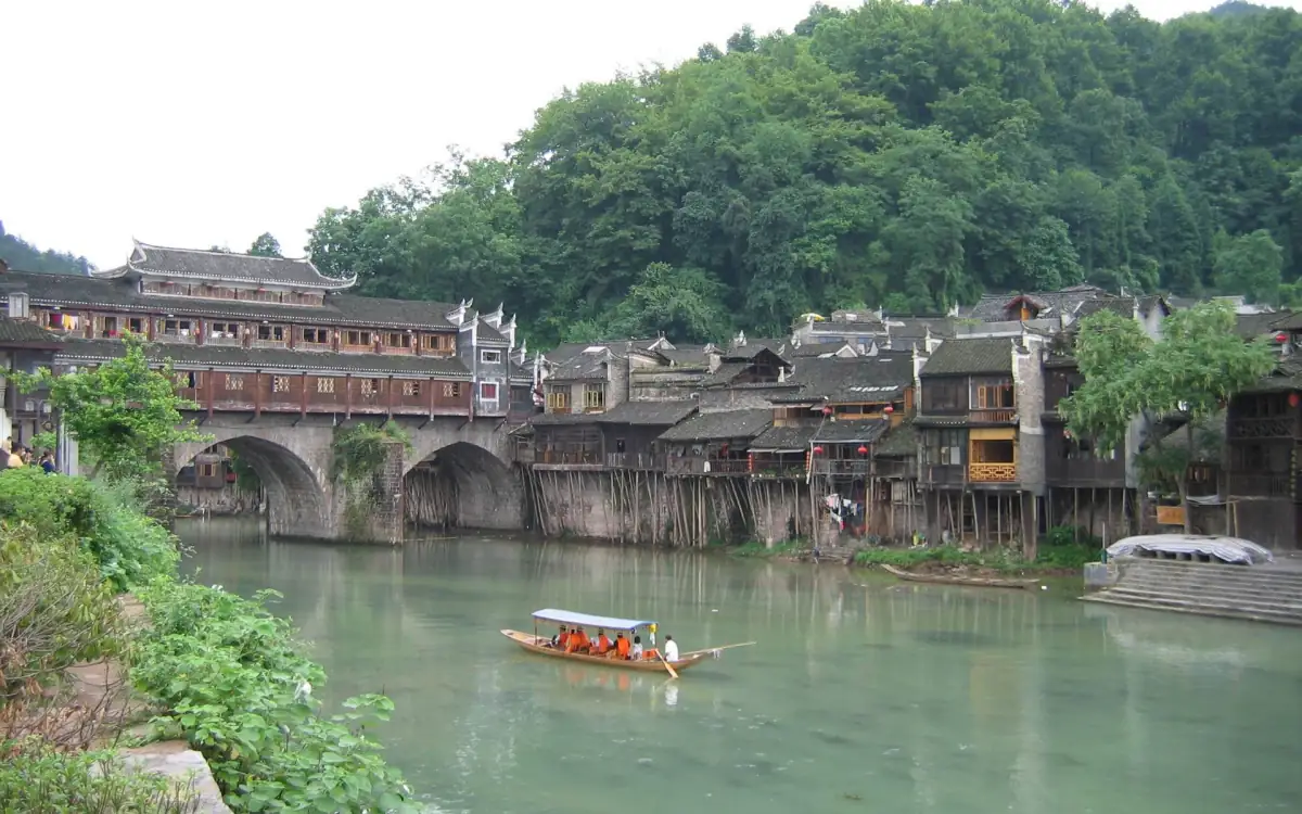 Fenghuang Ancient Town Guide 2026: Stilted Houses, Tuojiang River & Miao Culture