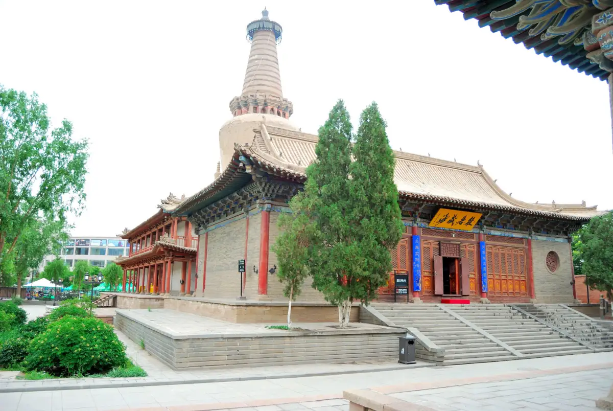 Zhangye Gansu Complete Guide 2026: Rainbow Mountains, Giant Buddha & Silk Road Oasis