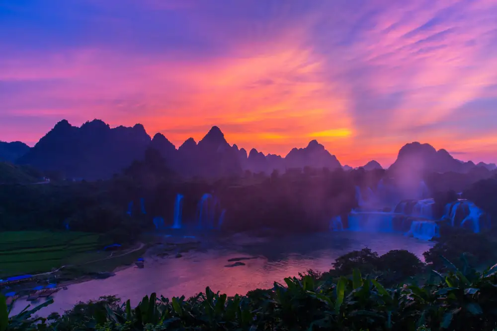 Detianda Waterfall Scenery, Guangxi