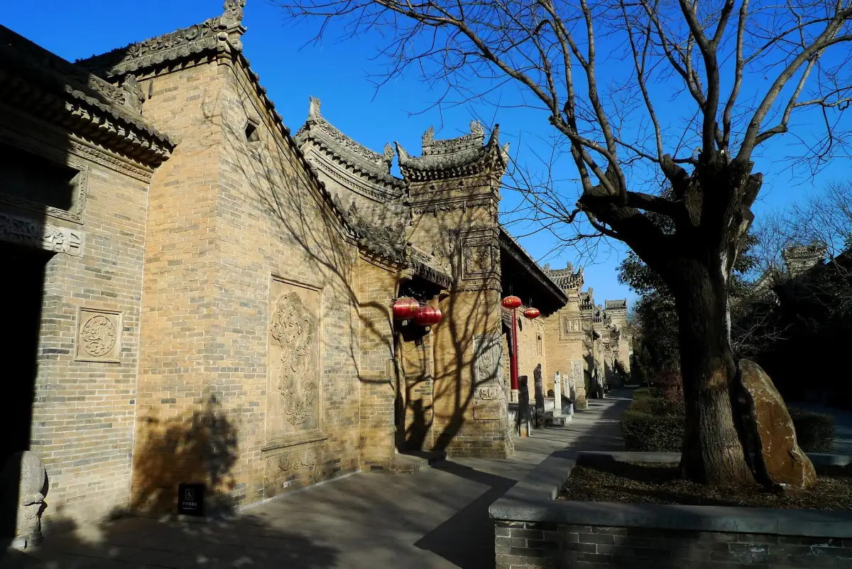Shaanxi Day Trips Guide 2026: Huaqing Palace, Huashan & Beyond Xi'an