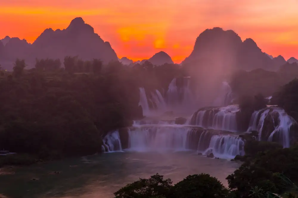 Detianda Waterfall Scenery, Guangxi