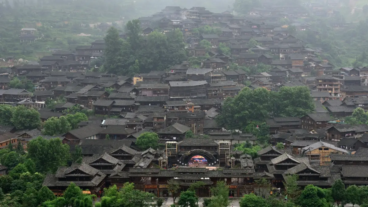 Anshun Guizhou Guide 2026: Huangguoshu Falls, Zhijin Cave & Buyi Minority Villages