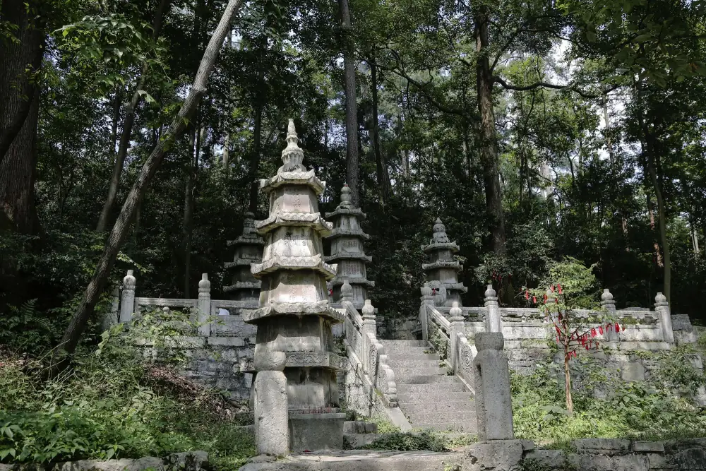 Qianlinghongfu Temple Scenery, Guizhou