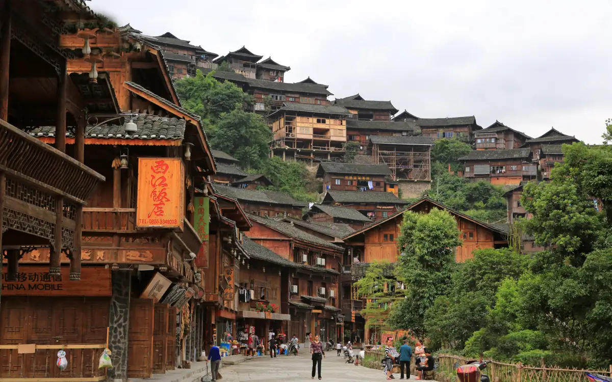 Kaili Guizhou Guide 2026: Miao Silver Jewelry, Drum Towers & Minority Festival Calendar