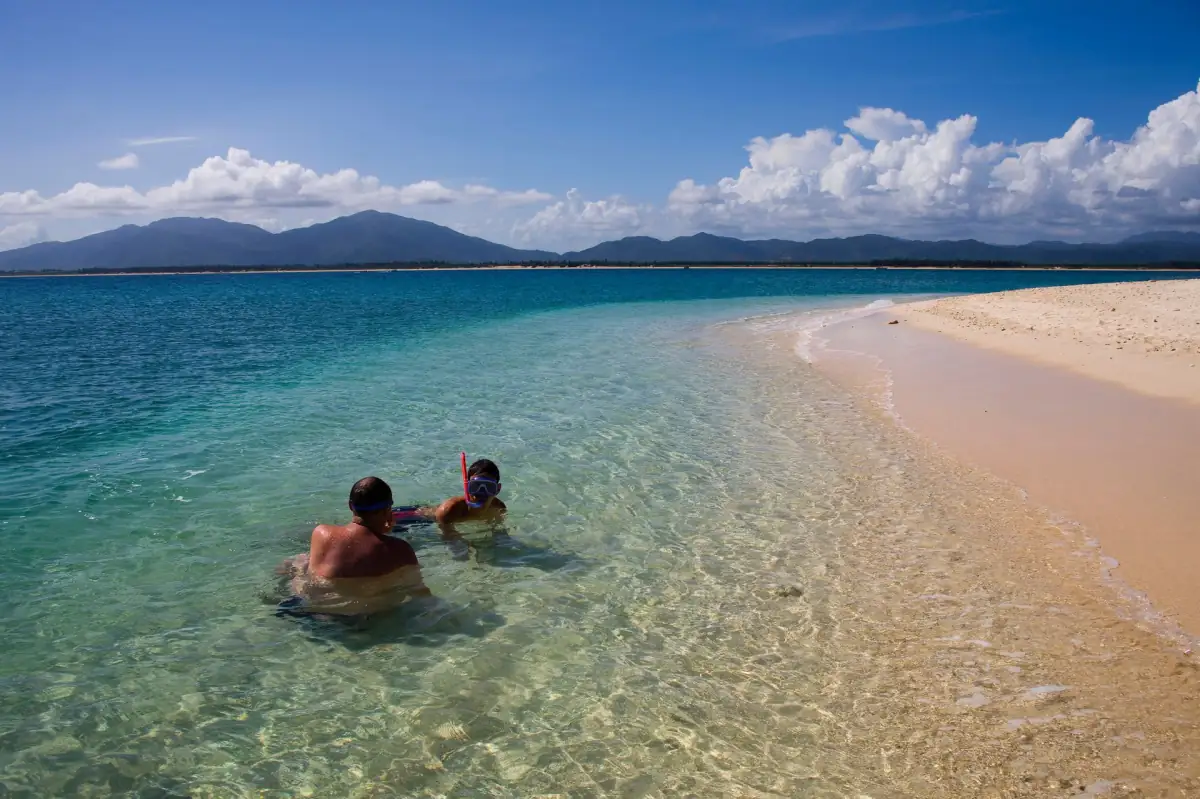 Hainan Snorkeling and Diving Guide: Wuzhizhou Island, Xisha Reefs and Sanya's Marine World