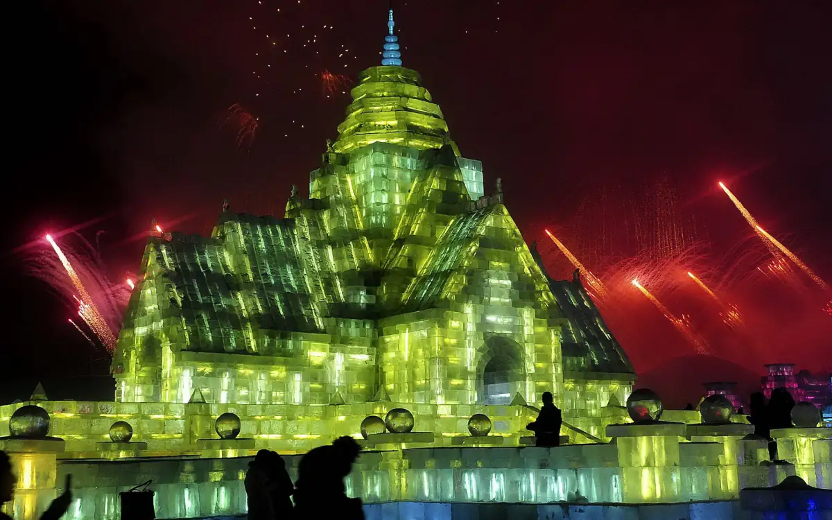Mohe Heilongjiang Guide 2026: China's Northernmost Town, Northern Lights & Arctic Village