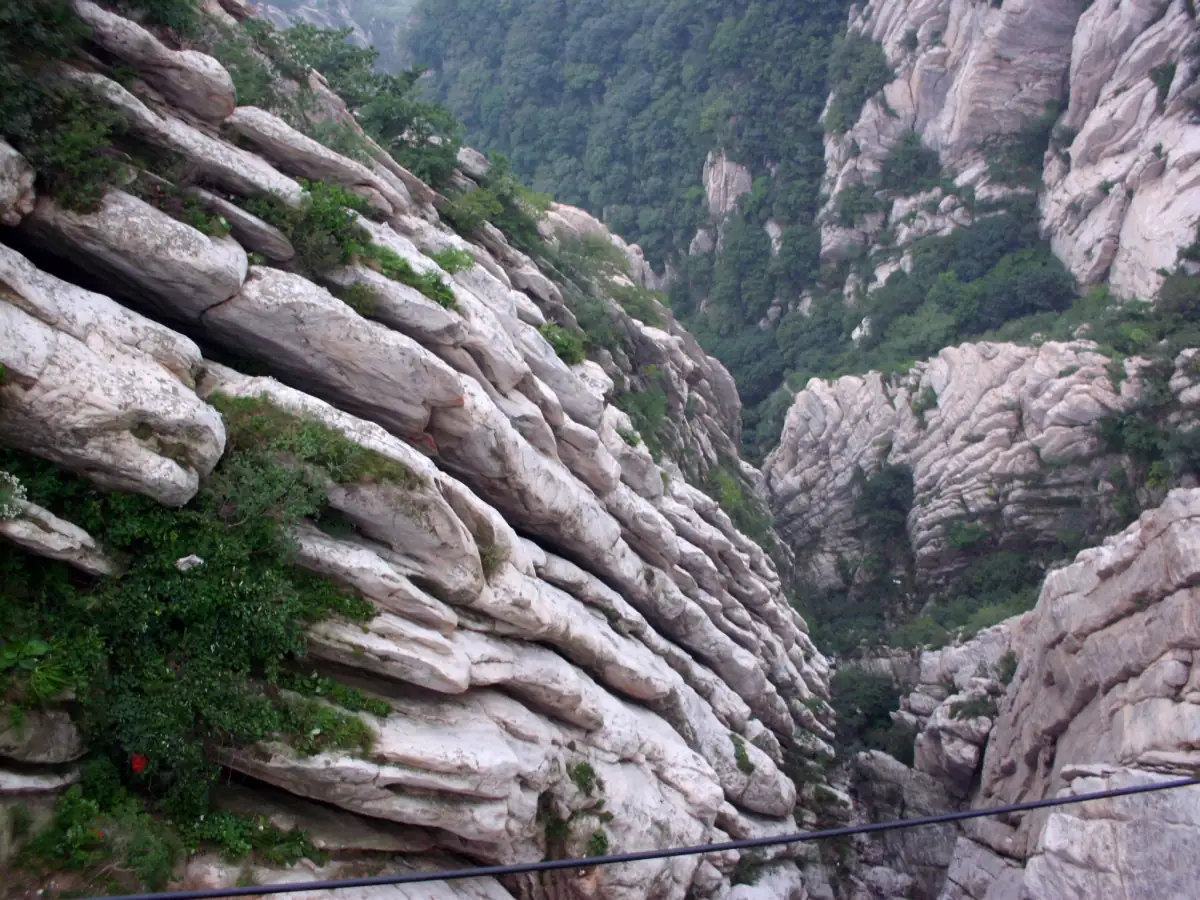 Pingdingshan Henan Guide 2026: Yingtan Karst Cave & Off-the-Beaten-Path Central China