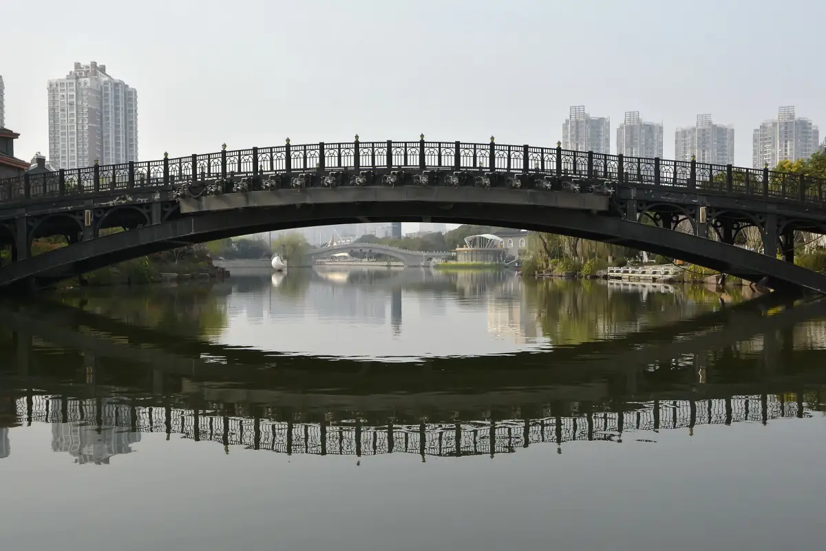 Yangzhou Gardens & Grand Canal: Salt Merchants' Legacy & Huaiyang Cuisine