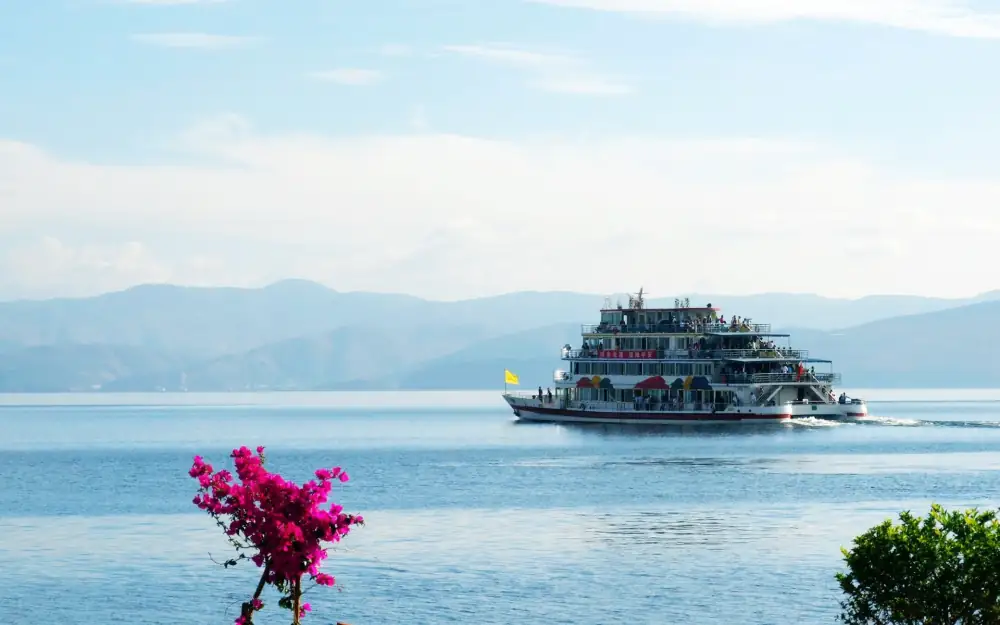 Erhai Lake Scenery, Yunnan, Dali