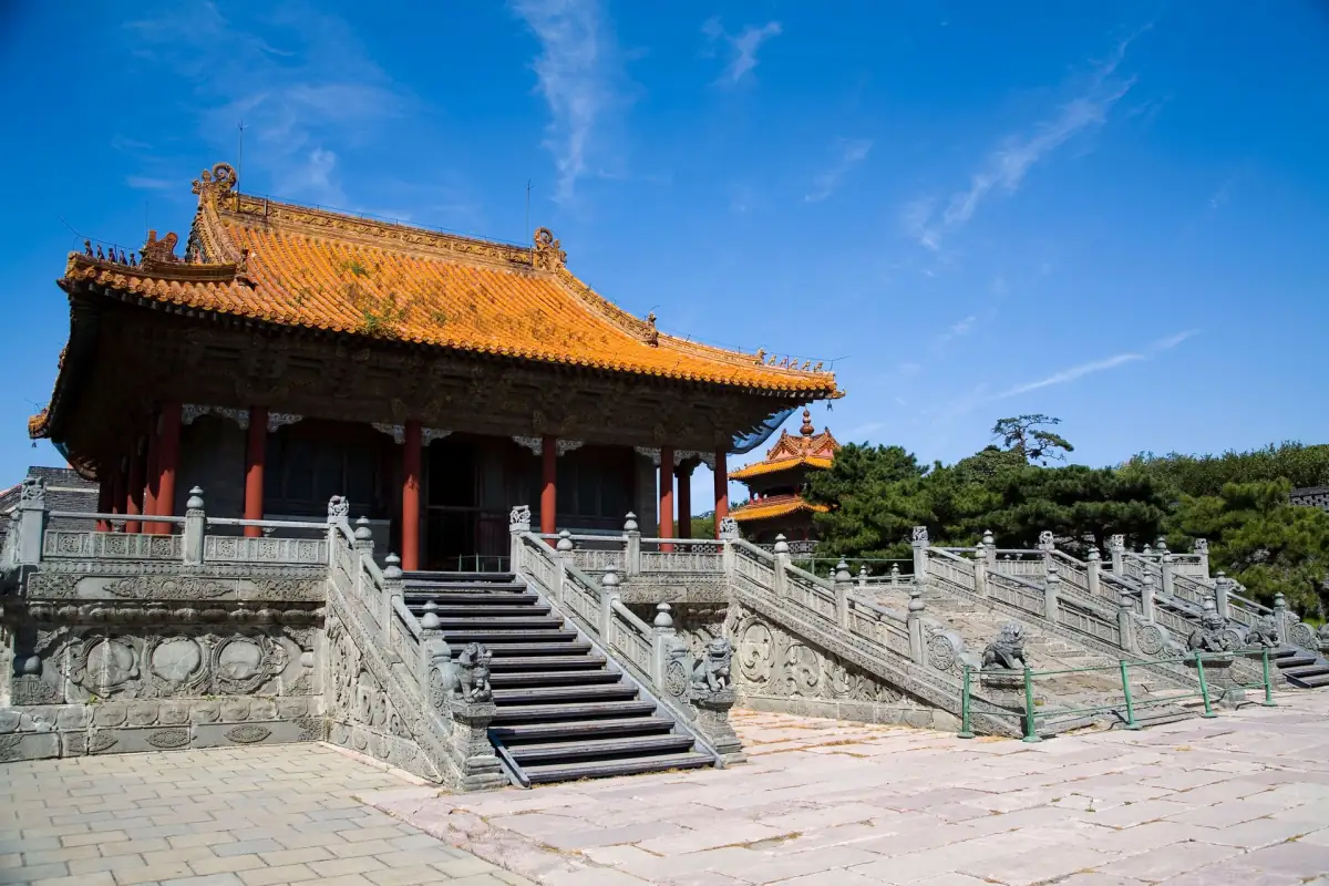 Chaoyang Liaoning Guide 2026: Dinosaur Museum, Buddhist Temple & the Ancient Capital