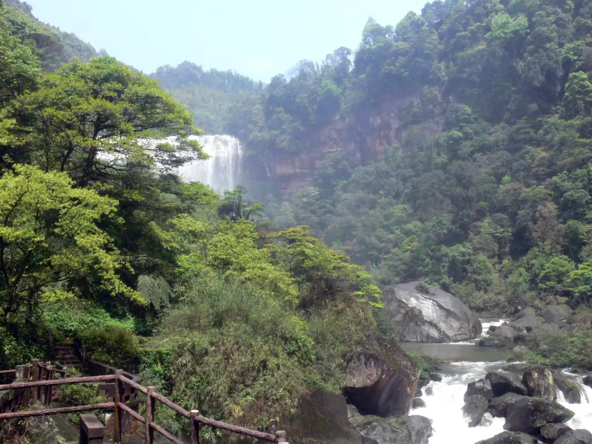 Southwest Guizhou Travel Guide 2026: Buyi Villages, Huangguoshu & Waterfall Country