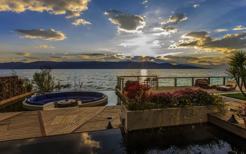 Erhai Lake Sunrise Scenery, Dali