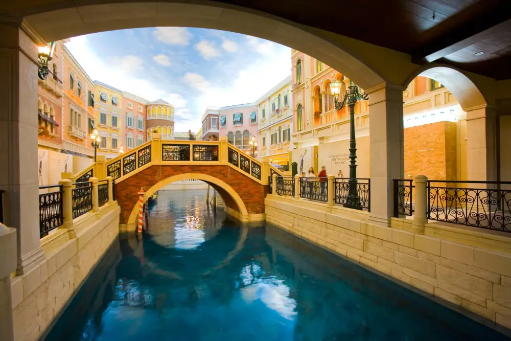 Weinisirenjiudian, Macau