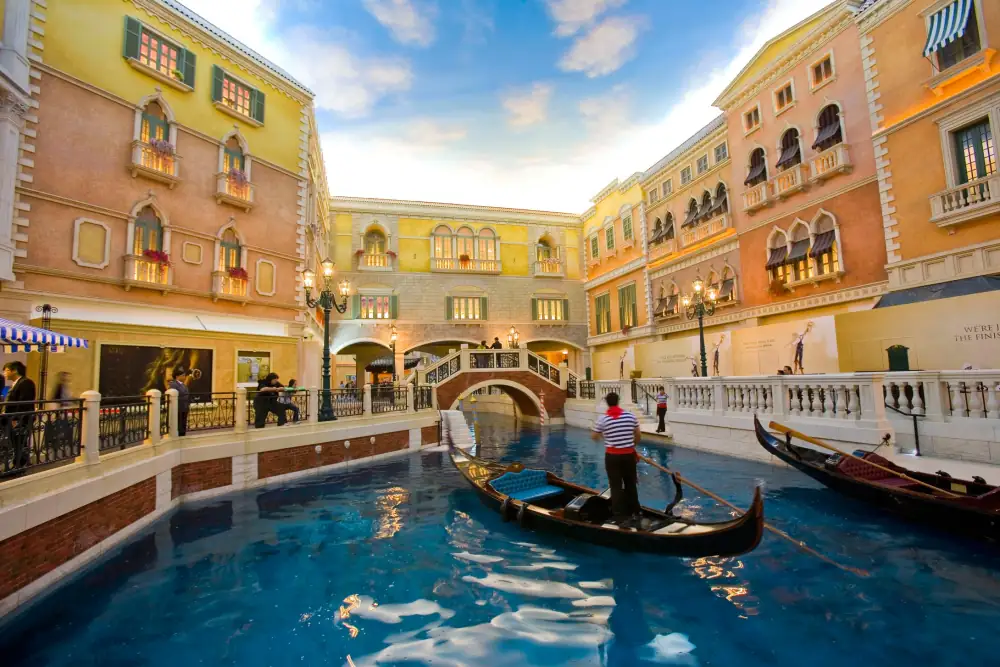 Weinisirenjiudian, Macau
