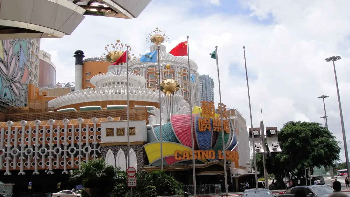 Macau Food Guide 2026: Portuguese Egg Tarts, African Chicken & Where to Eat in the Old City