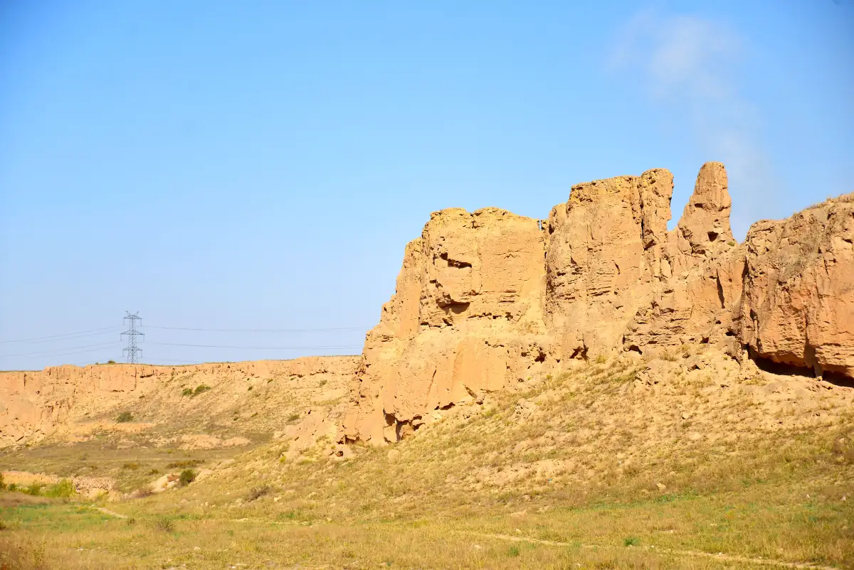 Yinchuan Ningxia Complete Guide 2026: Western Xia Mausoleum, Desert Lakes & Hui Culture