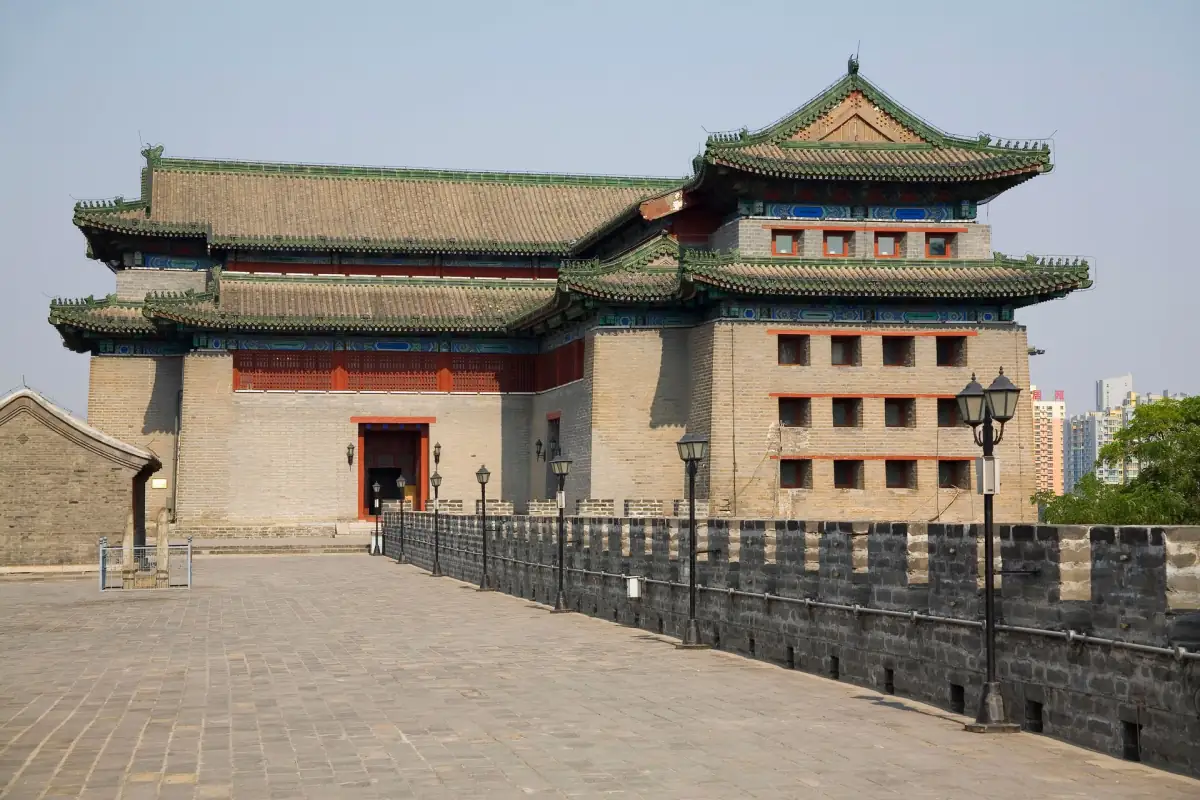 Xi'an City Wall Complete Guide 2026: Cycling on the Wall, Gates & Night Views