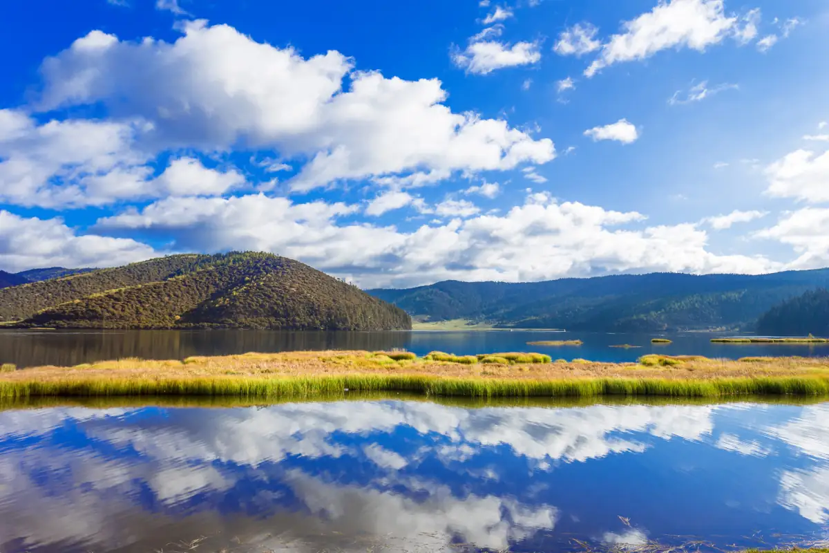 Shangri-La (Zhongdian) Yunnan: Tibetan Culture, Grasslands & High-Altitude Travel