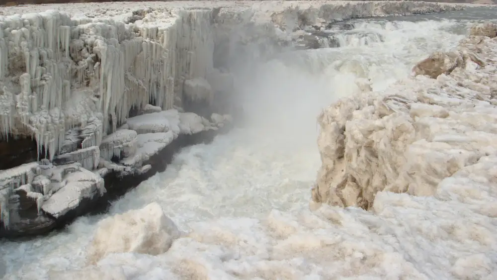 Huanghehukou Waterfall