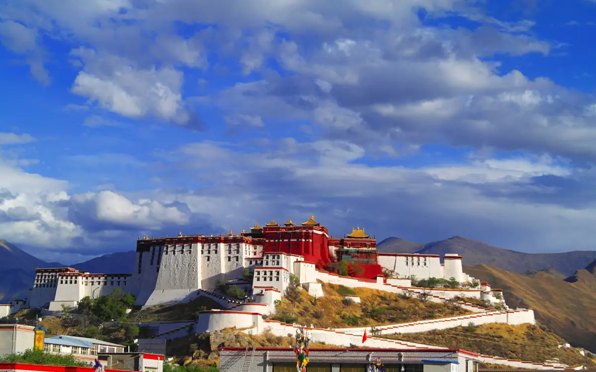 5 Days in Lhasa, Tibet: Potala Palace, Jokhang & Acclimatization Guide