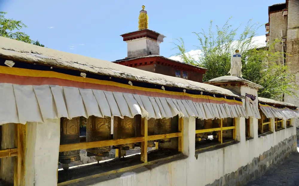 Zhashenlunbu Temple, Tibet