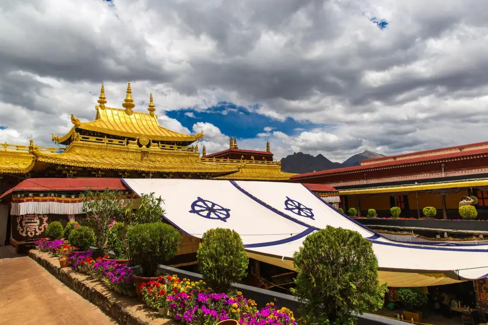 Dazhao Temple Scenery, Tibet