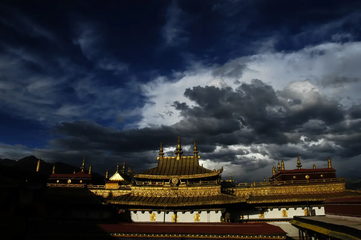Shigatse Tibet Guide 2026: Tashilhunpo Monastery & Gateway to Everest Base Camp