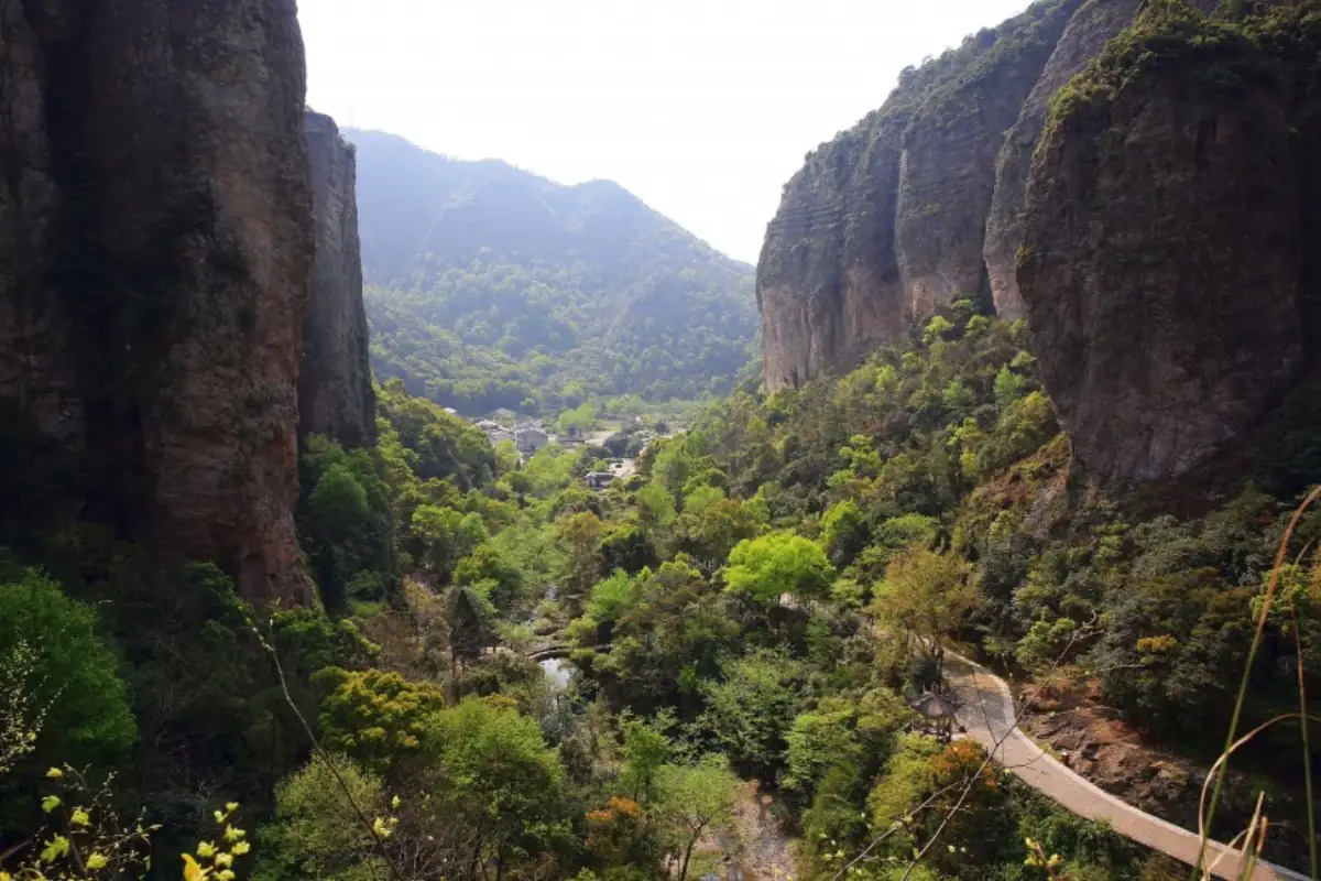 Wenzhou & Southern Zhejiang Travel Guide 2026: Hidden Coastal Villages & Yandang Mountain