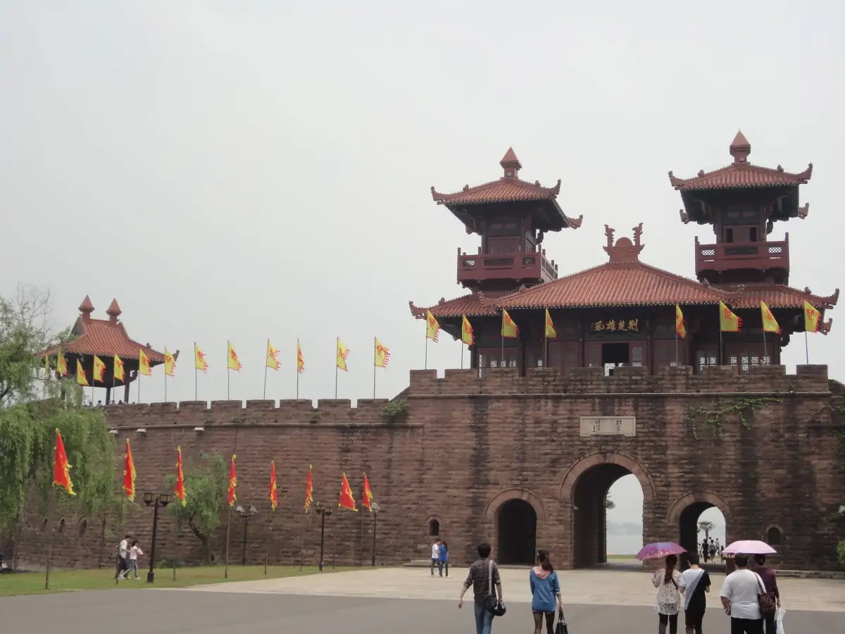 Wuhan East Lake Guide 2026: Cherry Blossoms, Cycling & The Largest Urban Lake in China