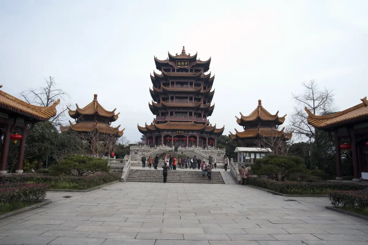 Wuhan Food Guide 2026: Hot Dry Noodles, Duck Neck & the Famous Breakfast Culture