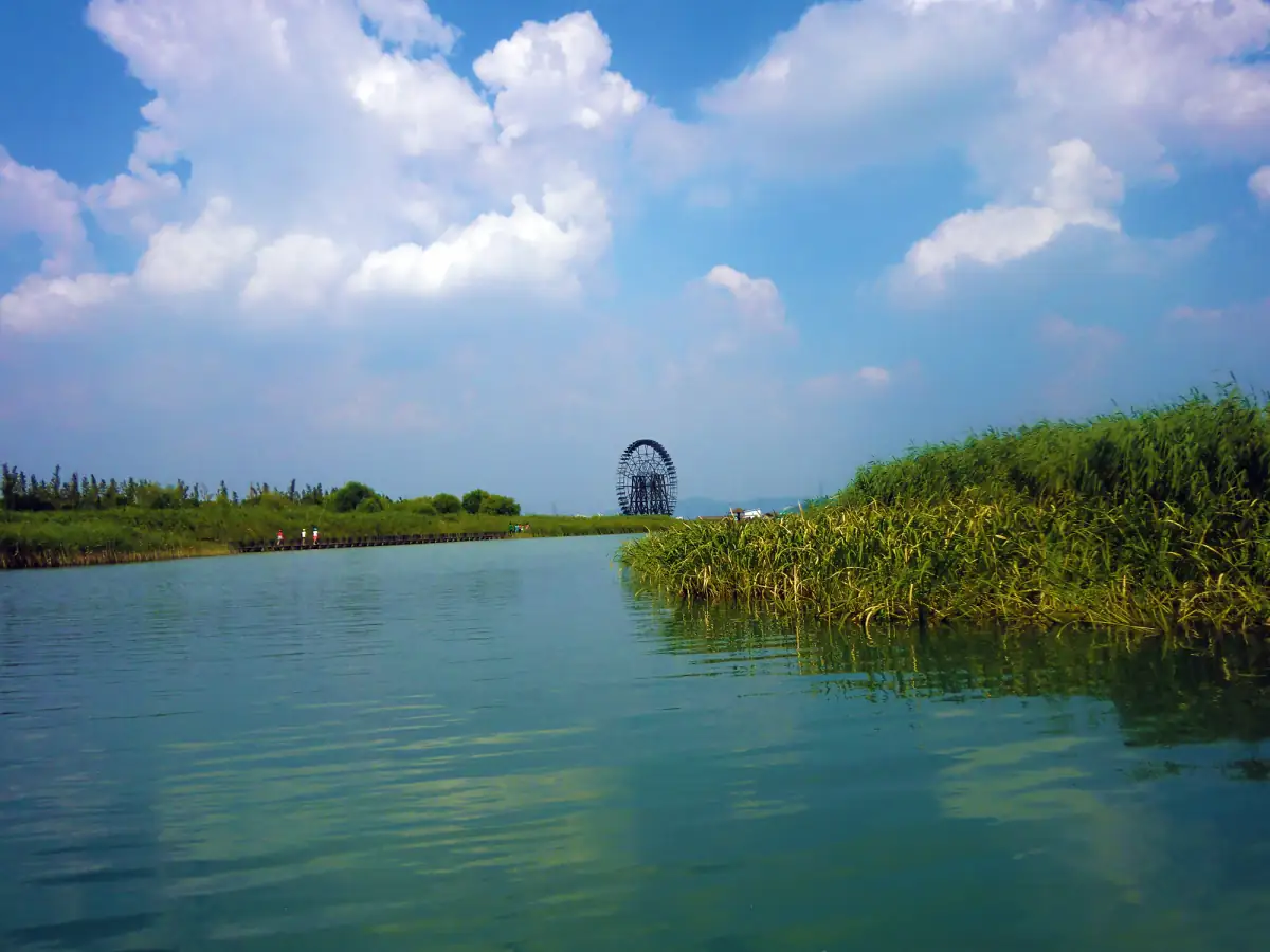 Wuxi & Lake Tai (Taihu) Travel Guide 2026: Gardens, Ferries & Jiangnan Scenery