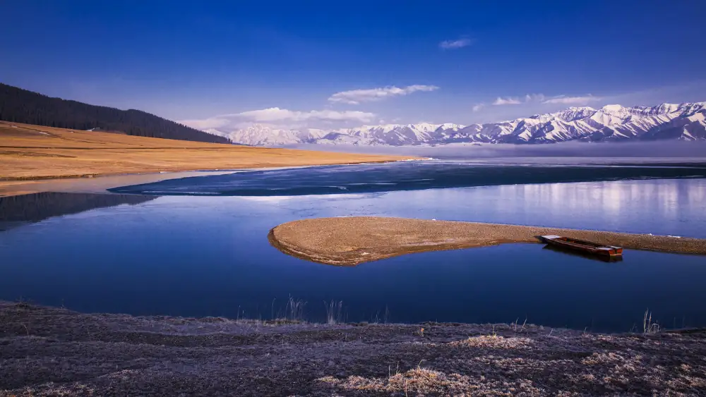 Winter Sailimu Lake Scenery, Xinjiang