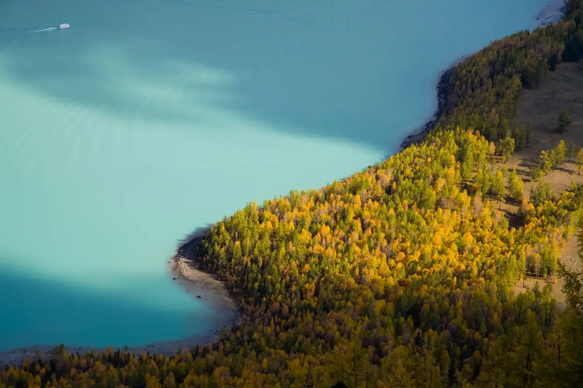 Xinjiang Kanas Lake Autumn Colors: October Photography & Tuva Villages