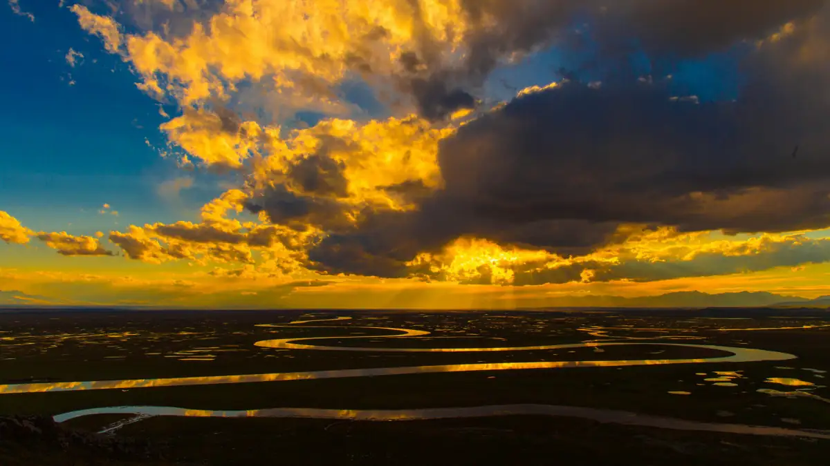 Nalati Grassland Xinjiang Guide 2026: Kazakh Yurt Stays, Horse Riding & Sky Grassland