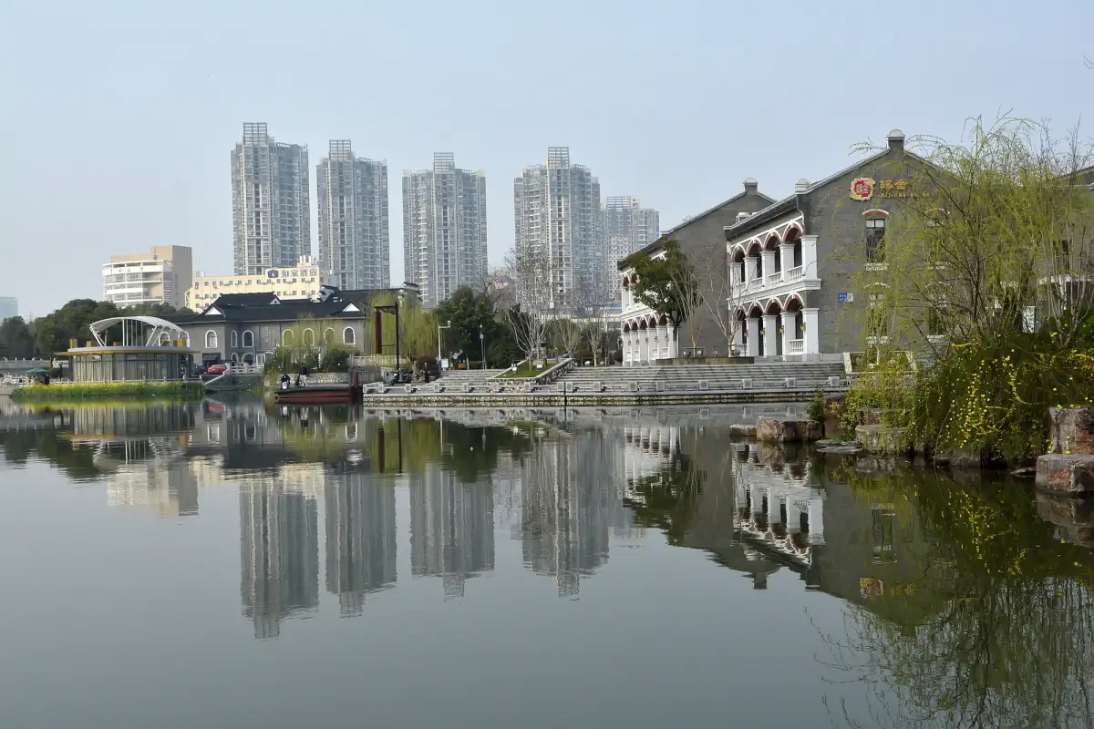 Yangzhou Travel Guide: Classical Gardens, Grand Canal Heritage & Morning Tea Culture