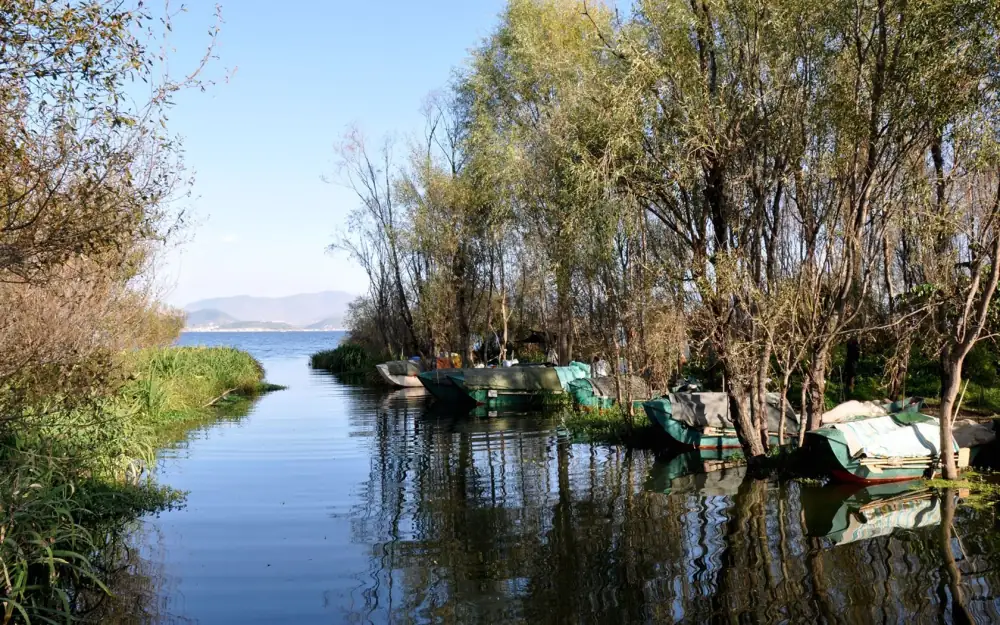 Erhai Lake Scenery, Yunnan, Dali