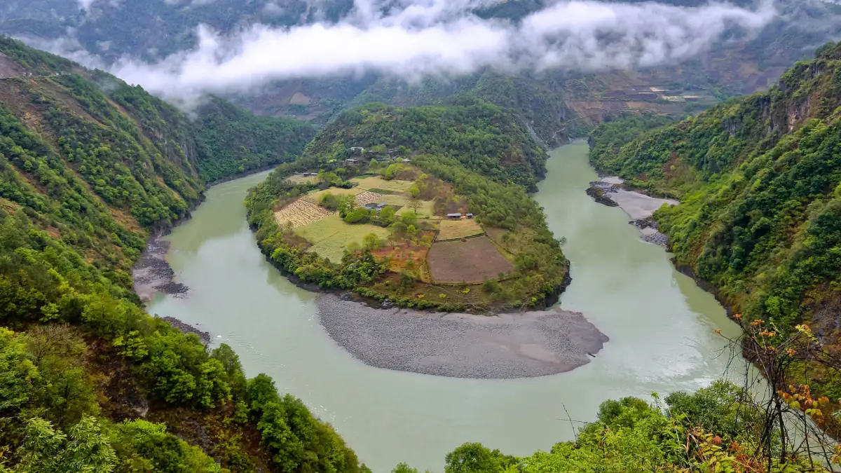 Bingzhongluo Yunnan Guide 2026: Nujiang Canyon's Remote Village & Pristine Wilderness