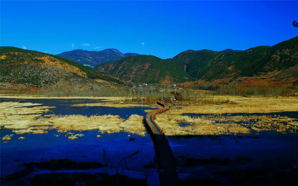 Lugu Lake Zouhunqiao Natural Renwenjingguan, Yunnan