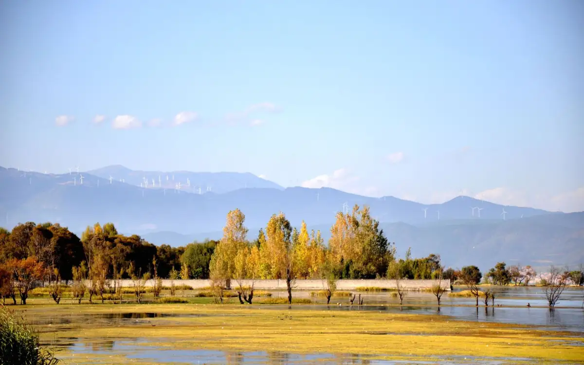 Erhai Lake Guide: Cycling Around Yunnan's Most Serene Highland Lake