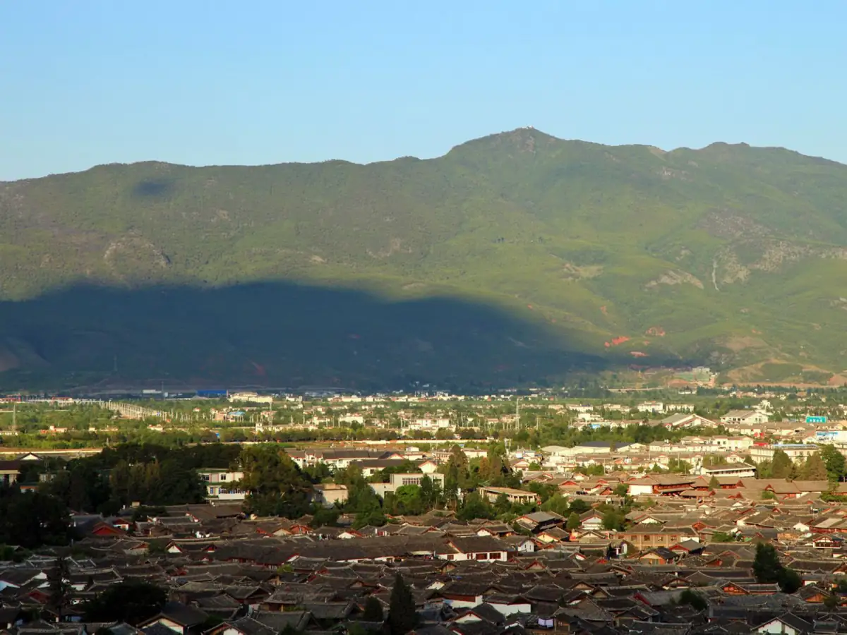 Jianshui Yunnan Guide 2026: Steam Tofu Train, Confucian Temple & Well-Preserved Ancient Town