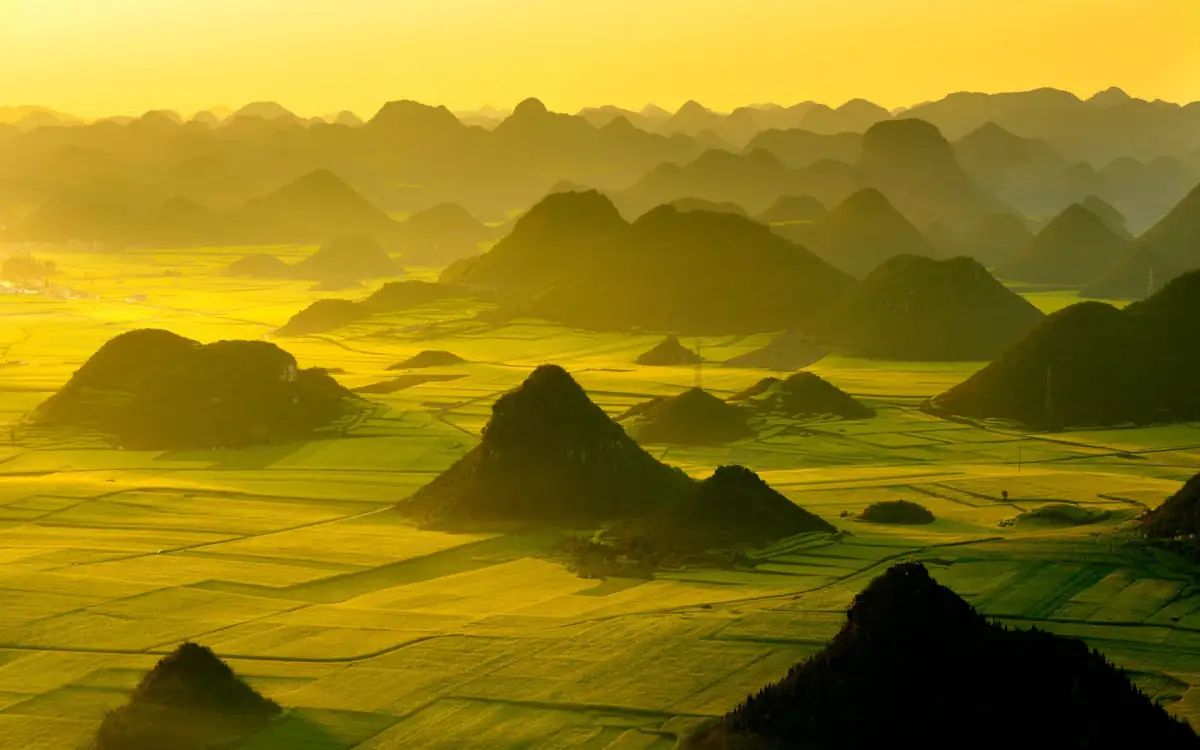 Luoping Yunnan Guide 2026: Sea of Yellow Rapeseed Flowers & Butterfly Falls
