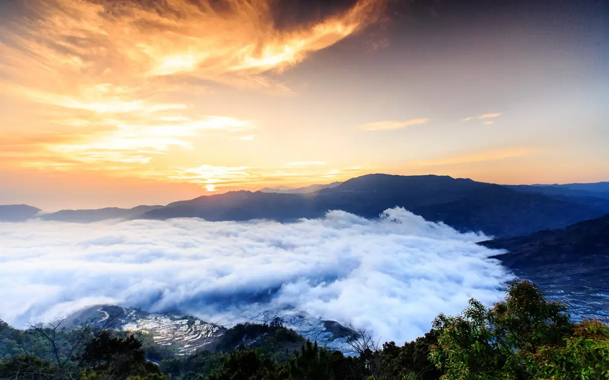 Xishuangbanna & Yuanyang: Yunnan's Tropical Forest and Hani Rice Terraces